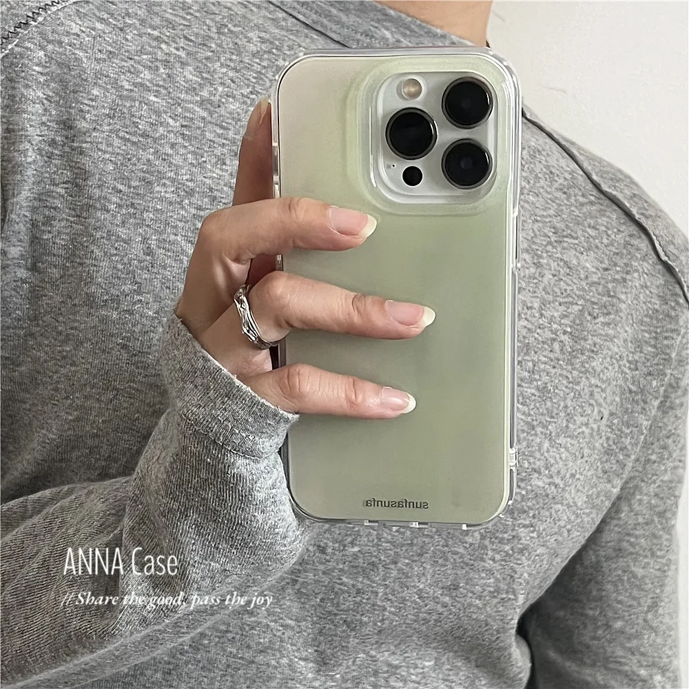 Summer Closet - Funda Minimalista Premium para iPhone 17